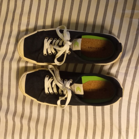 Shoes - Picture 1 of 2